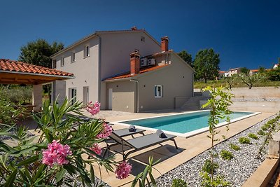 Family villa Casa San Vital with pool in...