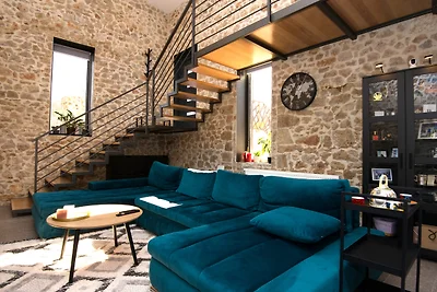 Villa 3QB - Split by Villas Guide