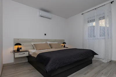 Villa Klara - Makarska by Villas Guide