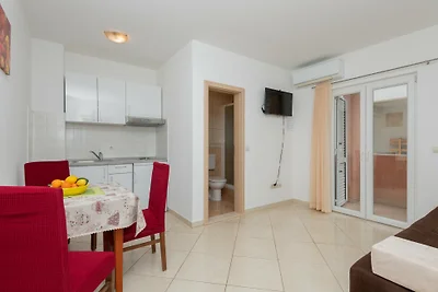 Apartman Erstic 3 - Baška Voda by Villas...