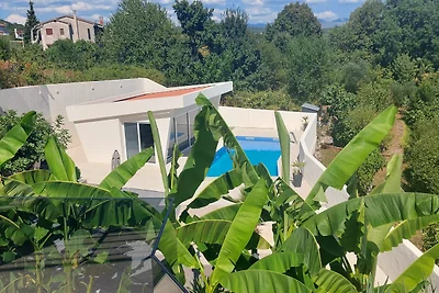 Villa Eduarda pool&whirpool by Villas Guide