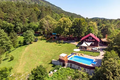 Ferienhaus Lisac by Villas Guide