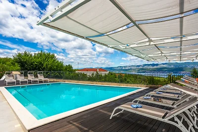 Vila Oleander - Malinska by Villas Guide
