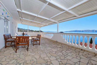 Apartment Mediera sea view 1 by Villas Guide