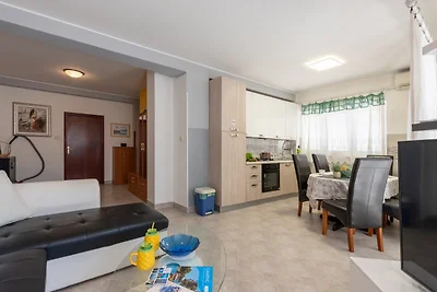 Apartman Max by Villas Guide