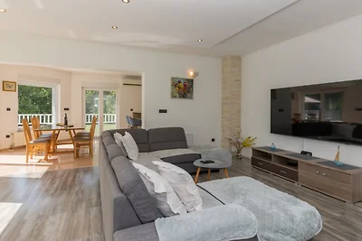 Villa FourM - Makarska by Villas Guide