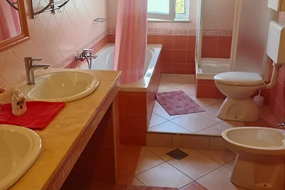 Flora Apartment with pool by Villas Guide