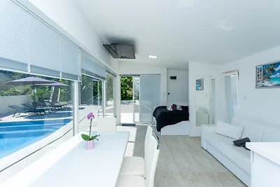 Villa Eduarda pool&whirpool by Villas Guide