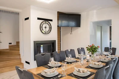 Villa Old Hills by Villas Guide