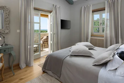 Villa Nevia by Villas Guide