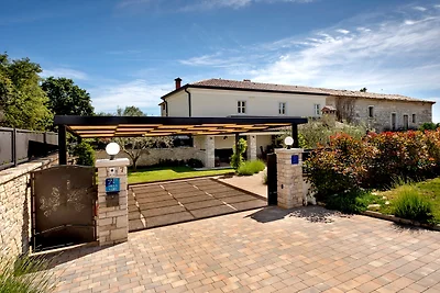 Villa Lori by Villas Guide