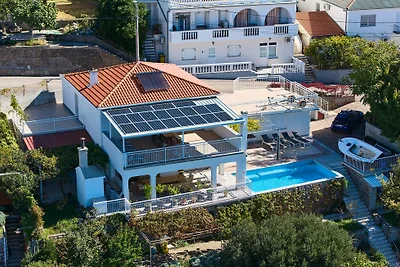 Apartman Arnia pool&beachfront by Villas...