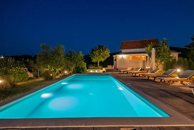 Villa Piplica-Makarska by Villas Guide