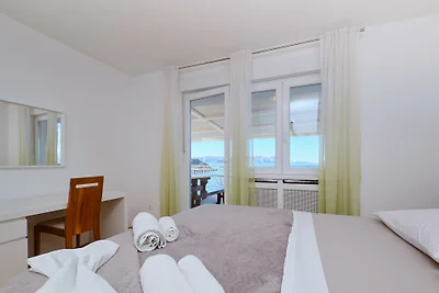 Apartman Arnia pool&beachfront by Villas...