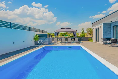 Villa Kristina - Makarska by Villas Guide