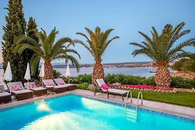 Villa Palace Clara Apartment 3 island Krk by...
