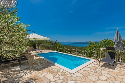Villa Radic - Makarska by Villas Guide