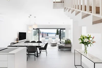 Luxury Holiday Villa with pool by Villas...