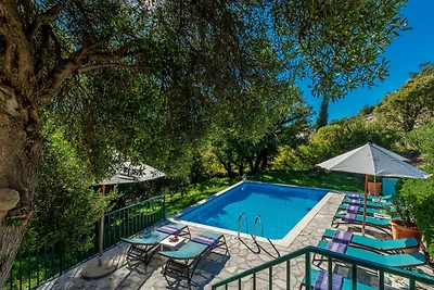 Villa Sunrise by Villas Guide