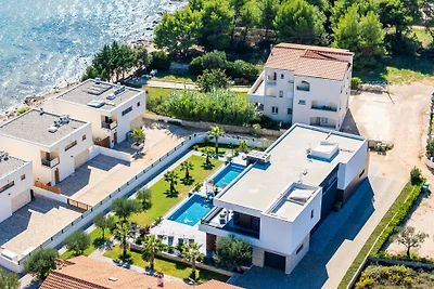 Suva Punta Elite by Villas Guide