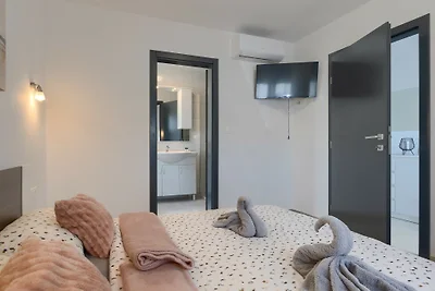 Villa La Perla by Villas Guide