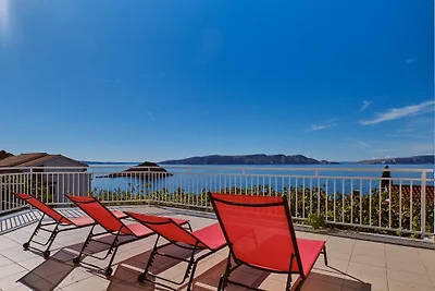 Apartment Mediera sea view 2 by Villas Guide