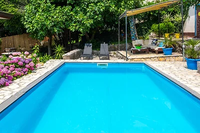 Villa Relax with pool&beachfront by Villas...