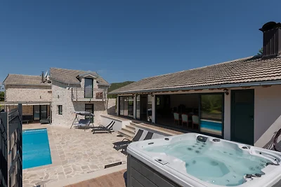 Villa Mir - Makarska by Villas Guide