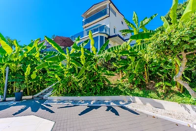 Villa Eduarda pool&whirpool by Villas Guide