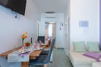 Apartman Lucija 5 by Villas Guide