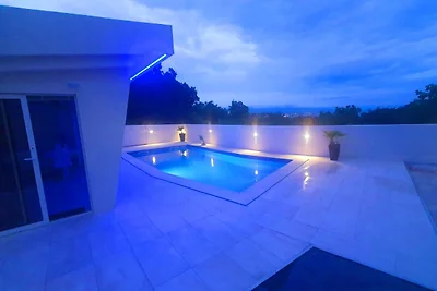Villa Eduarda pool&whirpool by Villas Guide