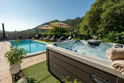 Villa Ivona Oslje by Villas Guide