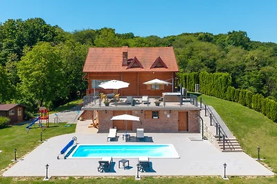 Villa Pine Log by Villas Guide