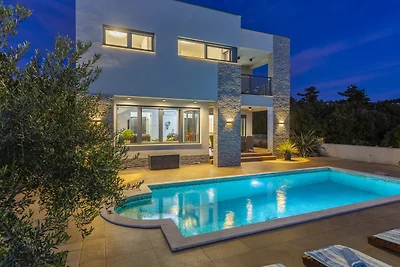 Holiday Home Legara with pool by Villas Guide