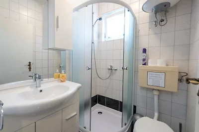Apartman Lucija 1 by Villas Guide