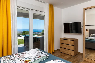 Villa Luminosa by Villas Guide