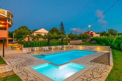 Villa Prunus Laurus-Makarska by Villas Guide