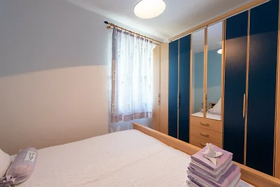 Apartman Lucija 5 by Villas Guide