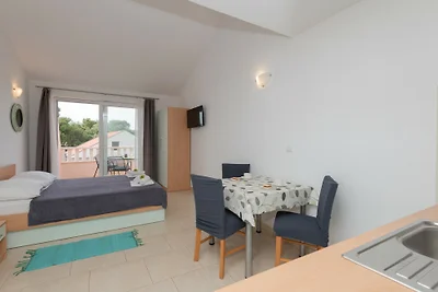 Studio Apartman Erstic 6 - Baška Voda by Vill...