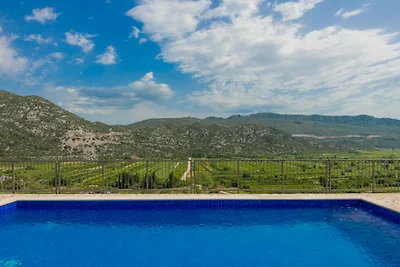 Villa Vega - Makarska by Villas Guide