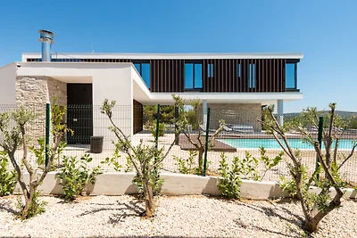 Villa Sunray - Infinity Pool & Sea View