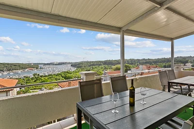 Apartment Petrinic-Sea View & Pool by Villas...