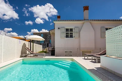 Villa GF25 by Villas Guide