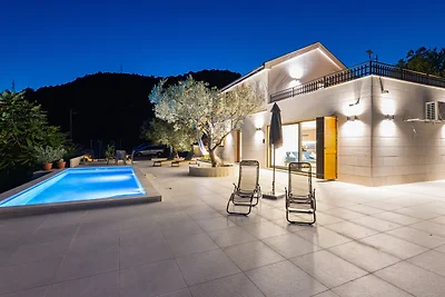 Villa Teuta by Villas Guide