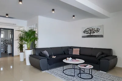 Villa La Perla by Villas Guide