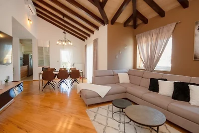 Whitestone Villa by Villas Guide