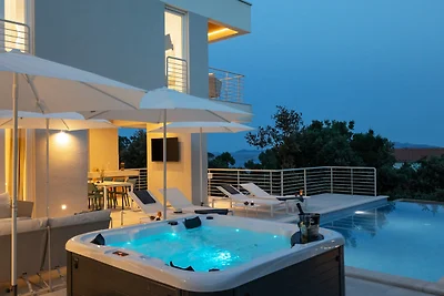 VILLA MON AMOUR by Villas Guide
