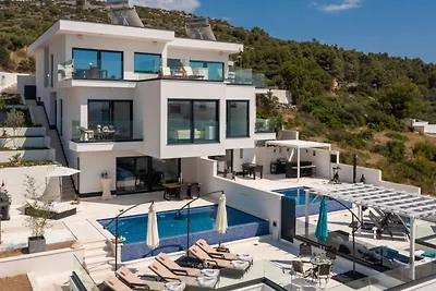 Villa Ocean by Villas Guide