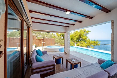 Villa Welcome by Villas Guide