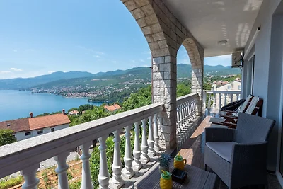 Apartman Max 2 by Villas Guide